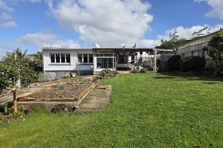 Photo of property in 13 Kent Road, Regent, Whangarei, 0112