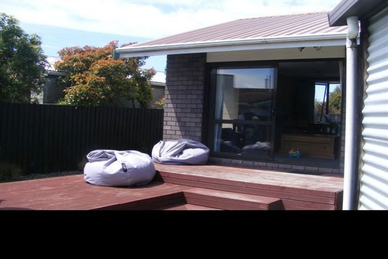 Photo of property in 2/17e Te Maru Place, Redwood, Christchurch, 8051