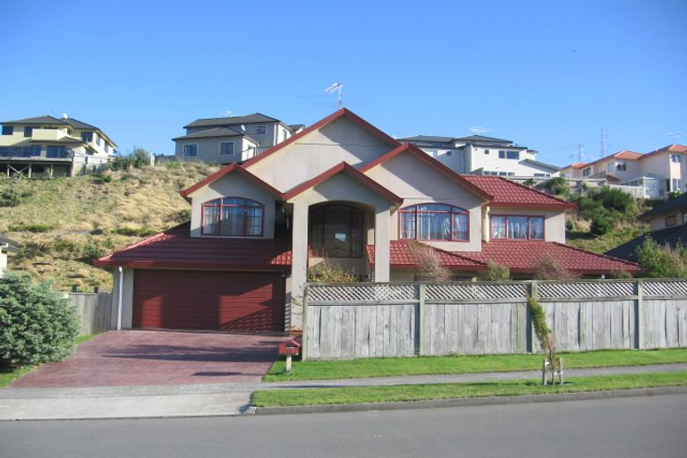 Photo of property in 37 Amesbury Drive, Churton Park, Wellington, 6037