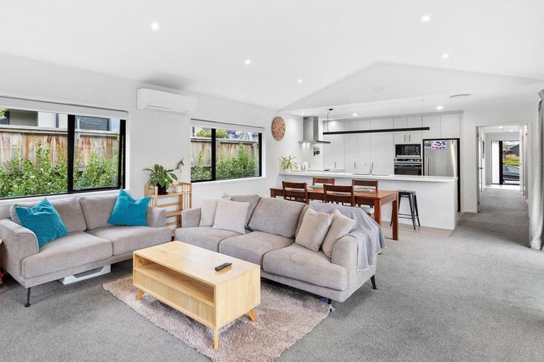 Photo of property in 12 Shepherd Road, Jacks Point, Queenstown, 9371