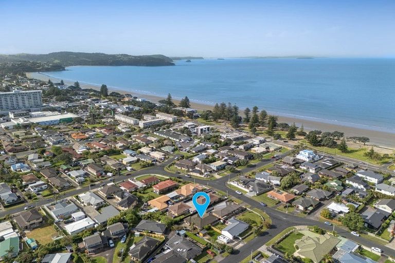 Photo of property in 12a Pine Road, Orewa, 0931