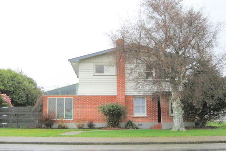 Photo of property in 1 Brydone Street, Edendale, 9825