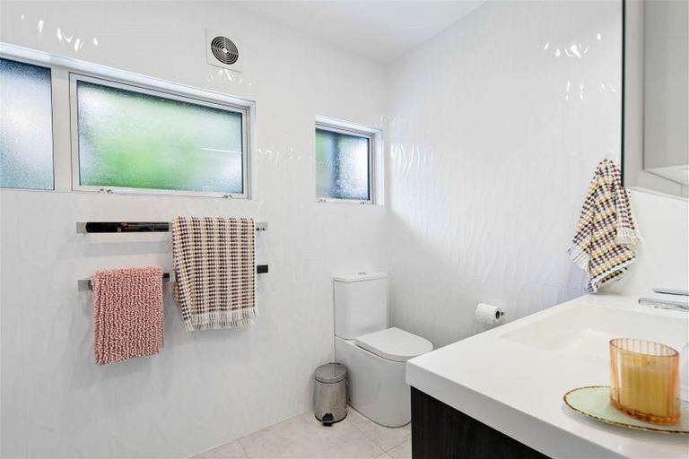 Photo of property in 22 Tercel Place, Sunnyhills, Auckland, 2010