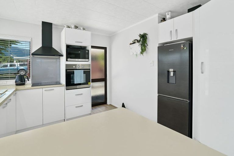 Photo of property in 2/15 Stead Crescent, Stoke, Nelson, 7011