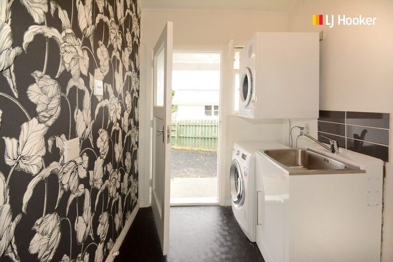 Photo of property in 24 Lock Street, Saint Clair, Dunedin, 9012