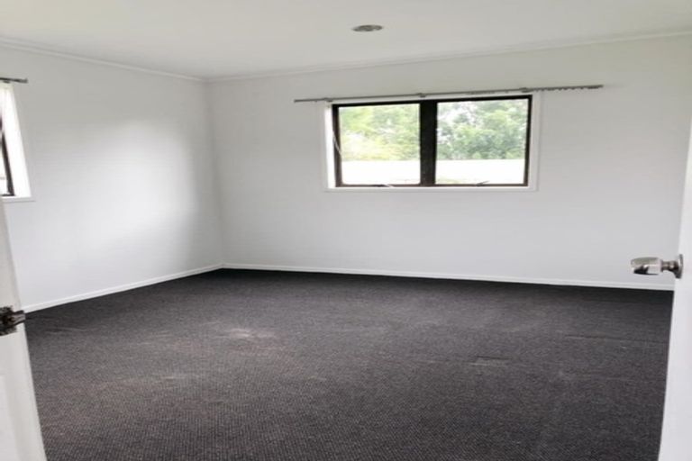 Photo of property in 67 Kelman Road, Kelston, Auckland, 0602