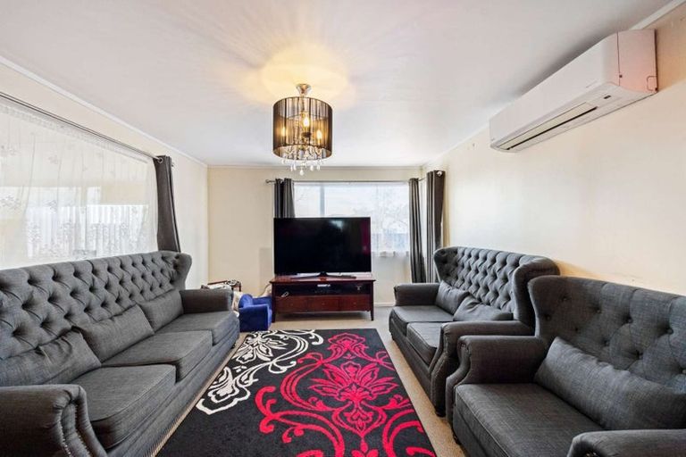 Photo of property in 63 Alabaster Drive, Papatoetoe, Auckland, 2025