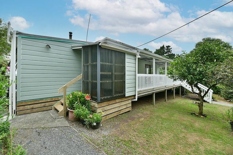 Photo of property in 49 Evans Road, South Head, Helensville, 0874