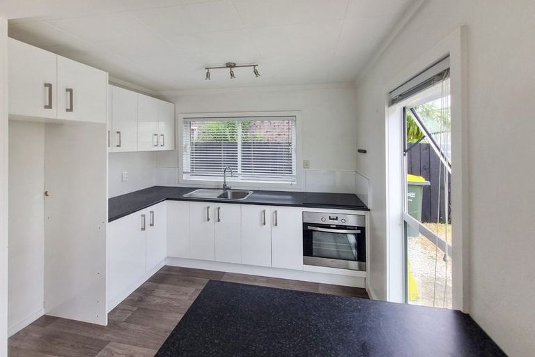 Photo of property in 5/7 Koromiko Street, New Lynn, Auckland, 0600