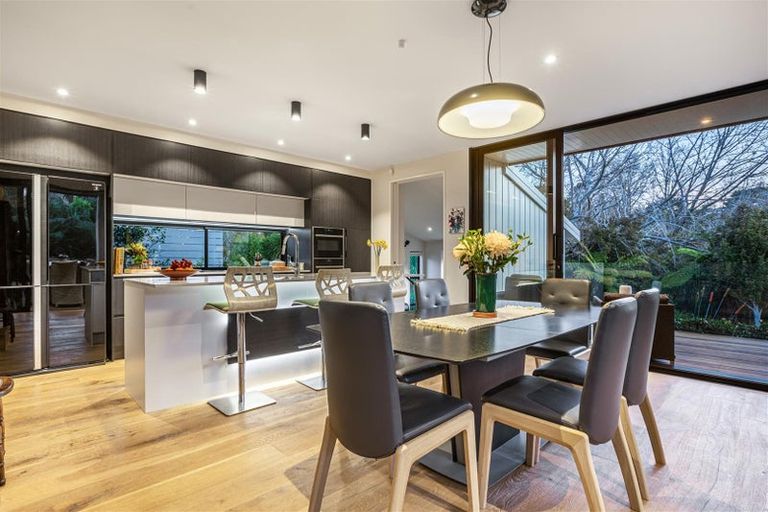 Photo of property in 2a Peter Terrace, Castor Bay, Auckland, 0620