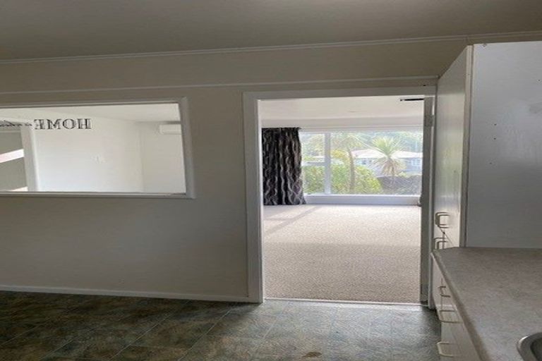 Photo of property in 4 Hallewell Crescent, Johnsonville, Wellington, 6037