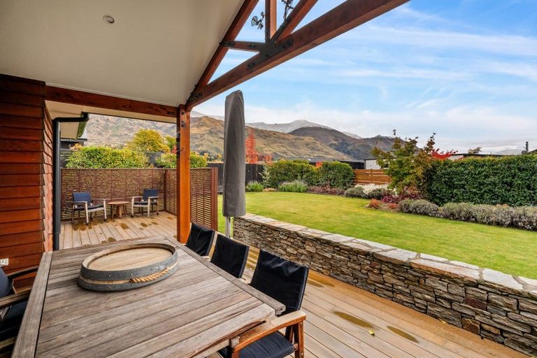 Photo of property in 12 Sapphire Spring Rise, Wanaka, 9305