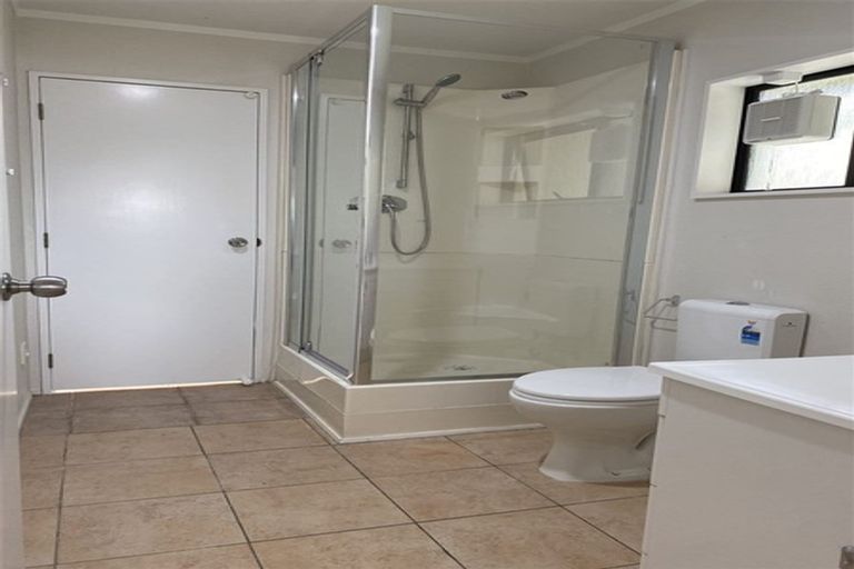 Photo of property in 89 Chelsea View Drive, Chatswood, Auckland, 0626