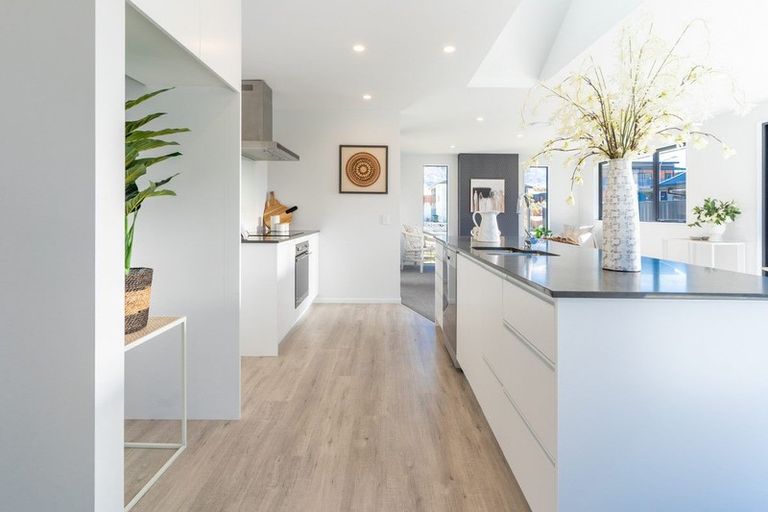 Photo of property in 36 Stratford Drive, Mount Pisa, Cromwell, 9383