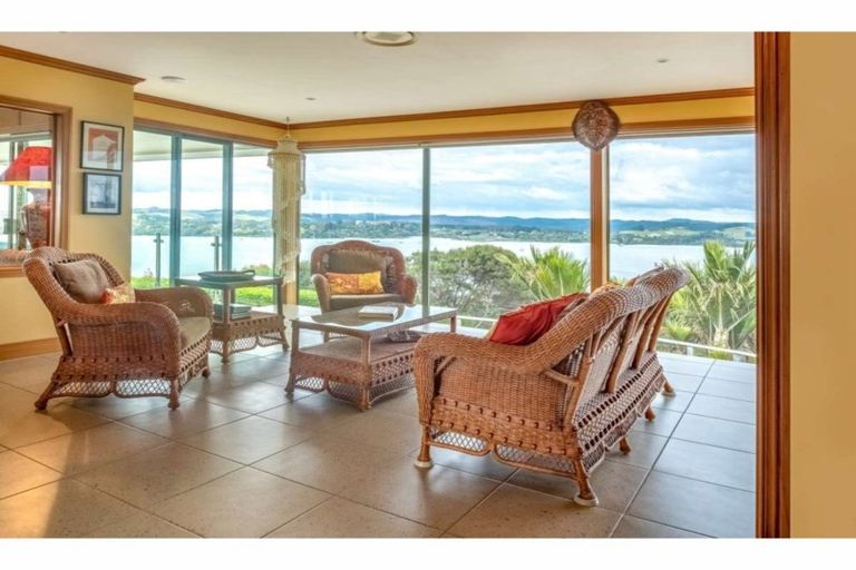 Photo of property in 47 Doves Bay Road, Kerikeri, 0294