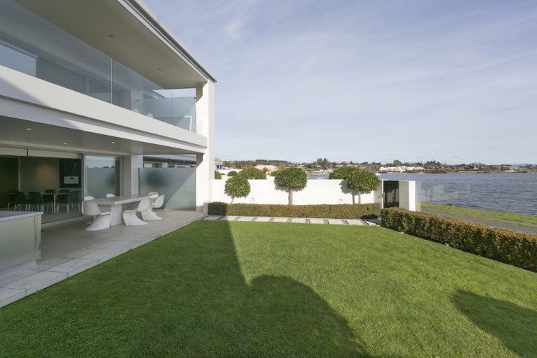 Photo of property in 1/225 Lake Terrace, Waipahihi, Taupo, 3330