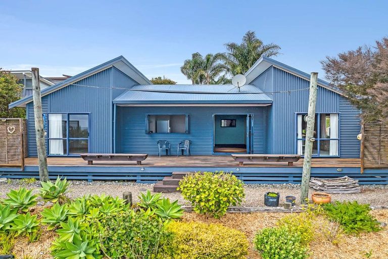 Photo of property in 9 Dudley Crescent, Cable Bay, 0420