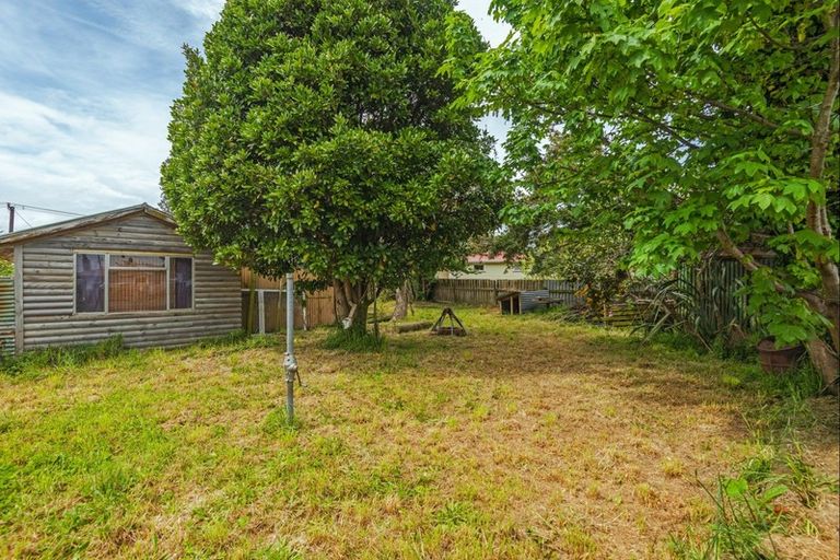 Photo of property in 2 Howe Street, Foxton, 4814