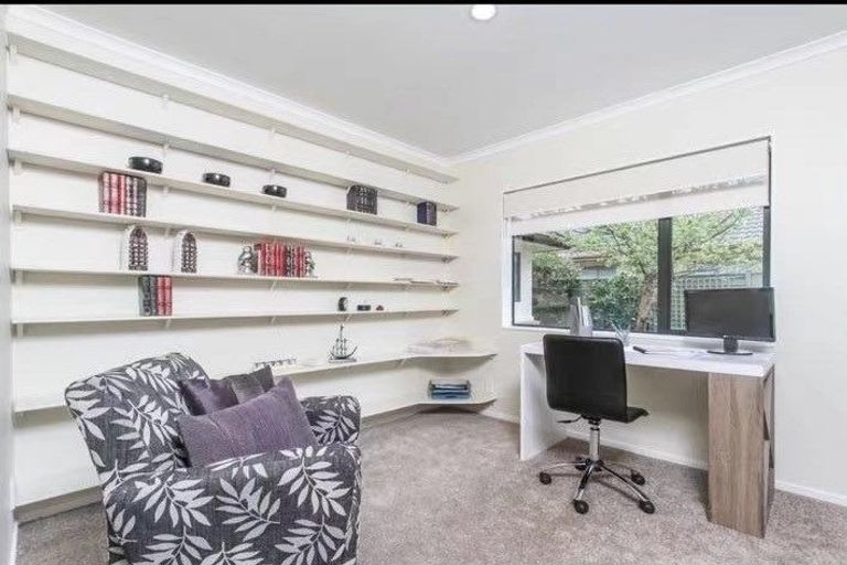 Photo of property in 16 Middlefield Drive, East Tamaki Heights, Auckland, 2016