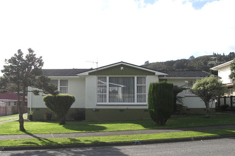 Photo of property in 18 Helvetia Grove, Naenae, Lower Hutt, 5011