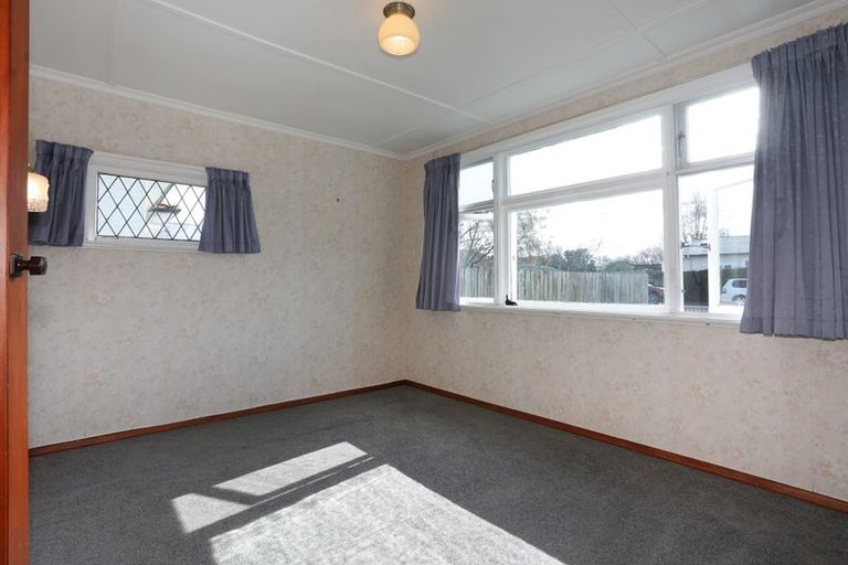 Photo of property in 18 Hammond Street, Marton, 4710