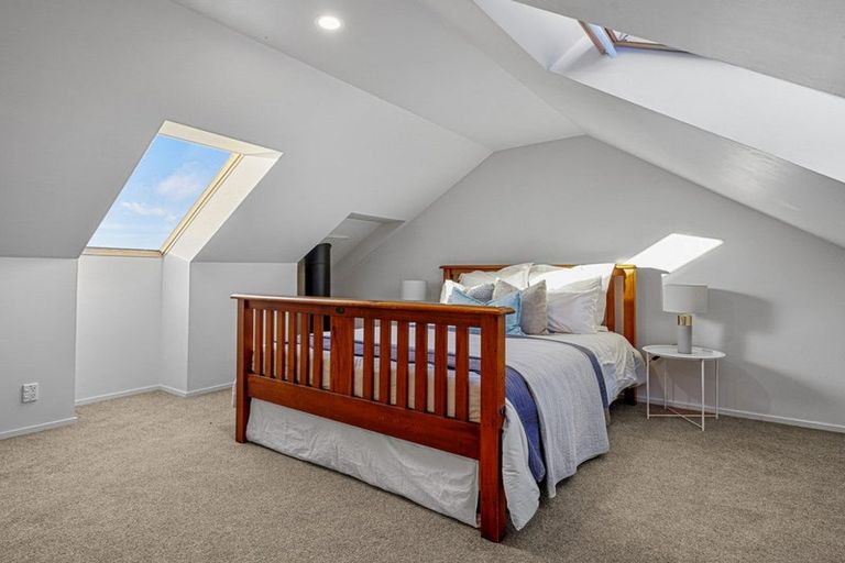 Photo of property in 1 Lowe Place, Rangiora, 7400