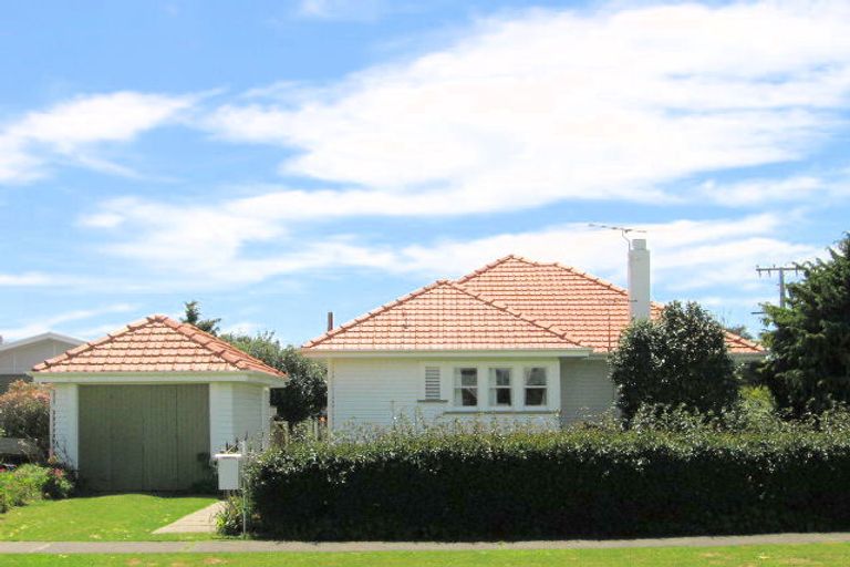 Photo of property in 1 Oates Street, Elgin, Gisborne, 4010