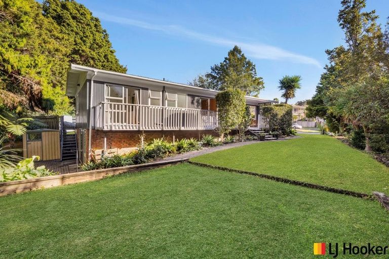 Photo of property in 23 Kahurangi Place, Hillpark, Auckland, 2102