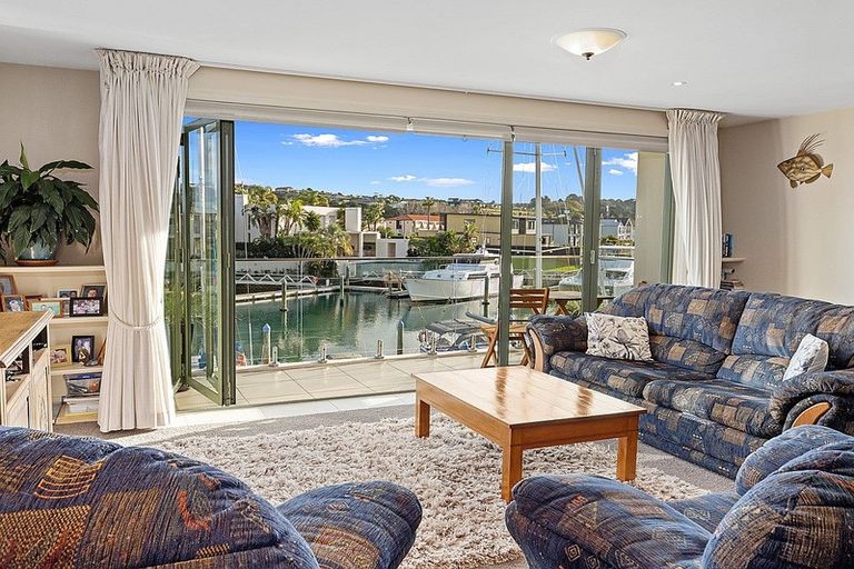 Photo of property in 44 Harbour Village Drive, Gulf Harbour, Whangaparaoa, 0930