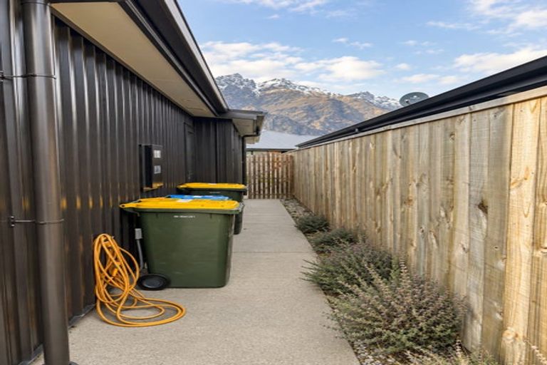 Photo of property in 51 Drysdale Road, Jacks Point, 9371