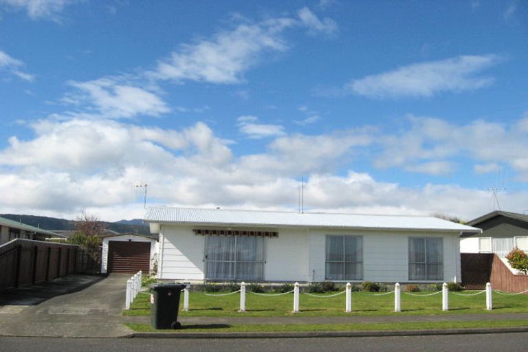 Photo of property in 6 Rimu Street, Levin, 5510