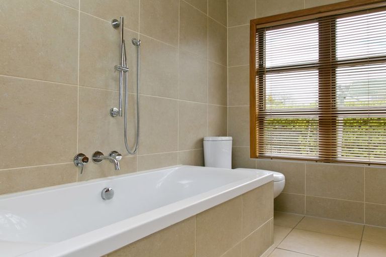 Photo of property in 60 Taharepa Road, Hilltop, Taupo, 3330