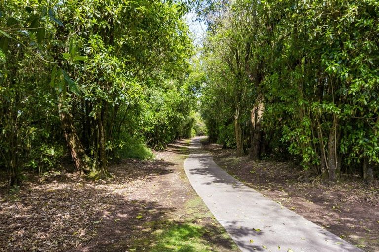 Photo of property in 83 Parawera Drive, Acacia Bay, Taupo, 3330