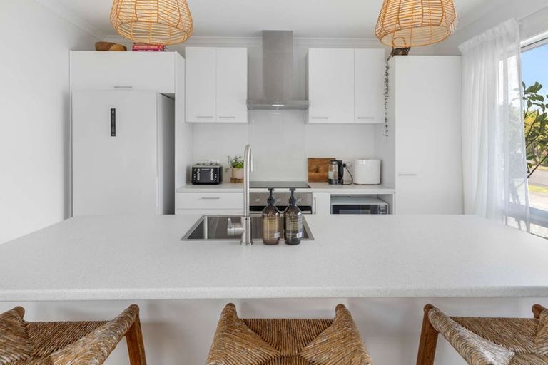 Photo of property in 37 Waterloo Crescent, Hokowhitu, Palmerston North, 4410