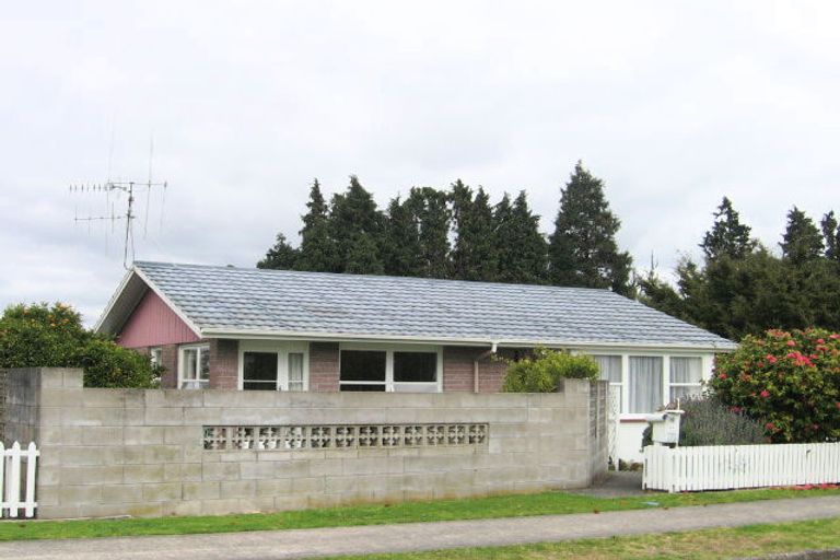 Photo of property in 16 Cooneys Drive, Matua, Tauranga, 3110