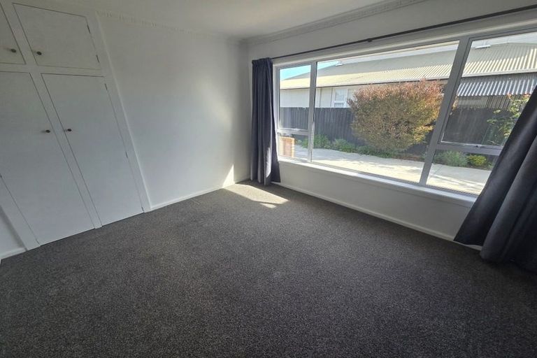 Photo of property in 42 Waratah Street, Avondale, Christchurch, 8061
