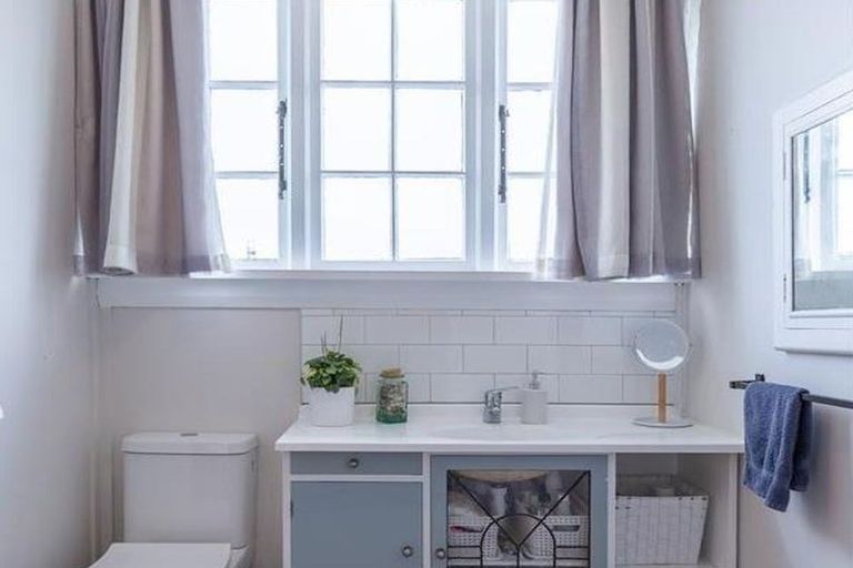 Photo of property in 17 Rhodes Street, Waimate, 7924