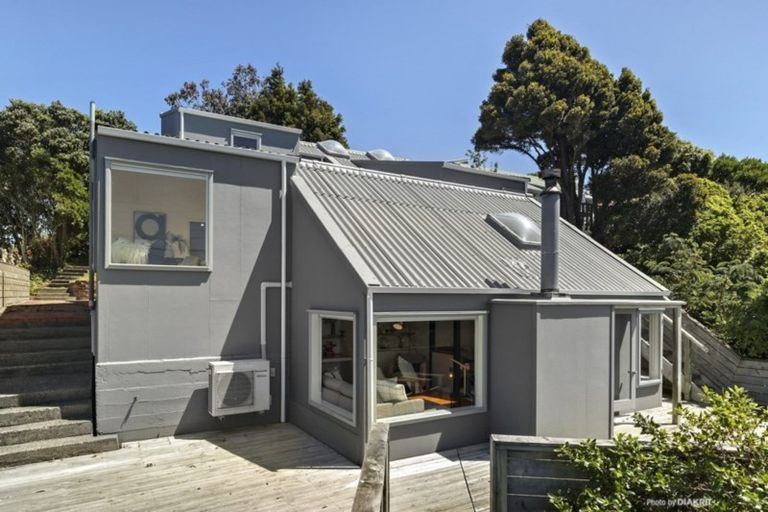 Photo of property in 77 Durham Street, Brooklyn, Wellington, 6021