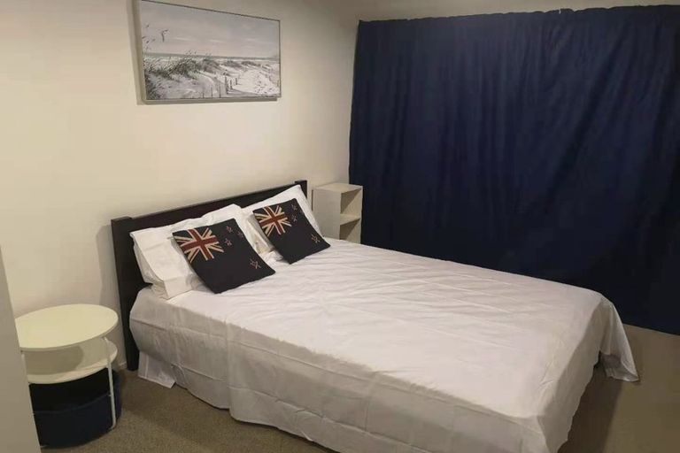 Photo of property in 281 Sturges Road, Henderson Valley, Auckland, 0612