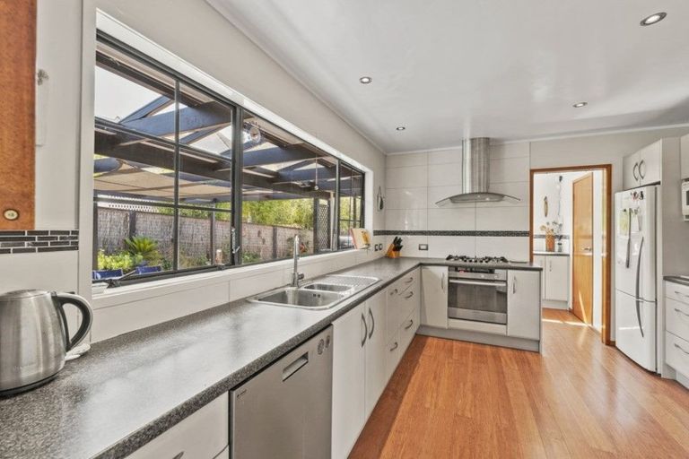 Photo of property in 201 Chelsea View Drive, Chatswood, Auckland, 0626