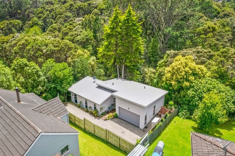 Photo of property in 2/72 Spinella Drive, Bayview, Auckland, 0629
