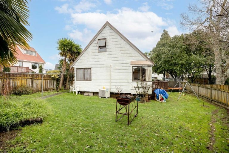 Photo of property in 11 Caulfield Place, Nawton, Hamilton, 3200