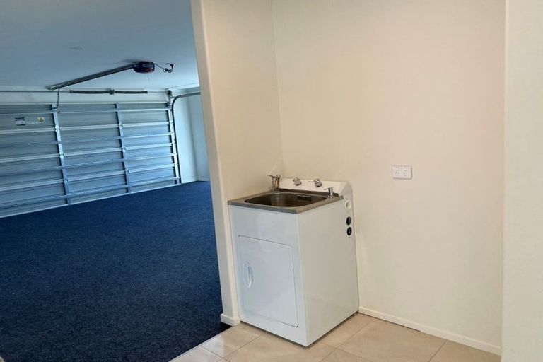 Photo of property in 28 Sabre Street, Papamoa Beach, Papamoa, 3118