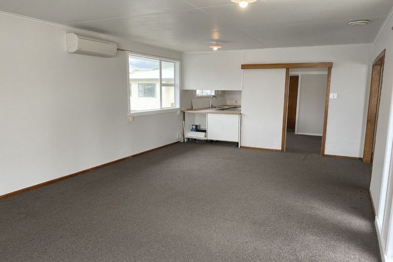 Photo of property in 17 The Drive, Tawa, Wellington, 5028