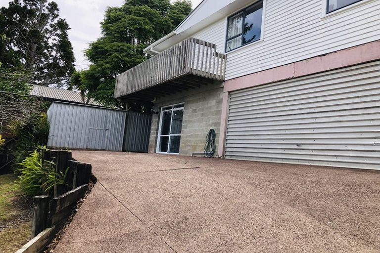 Photo of property in 72 Christian Road, Swanson, Auckland, 0614