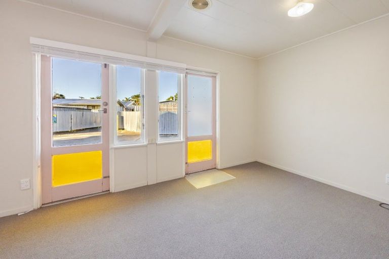 Photo of property in 38 Balliol Avenue, Pirimai, Napier, 4112