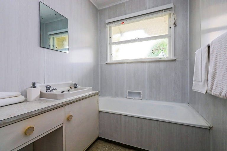 Photo of property in 2/707 York Street, Mahora, Hastings, 4120