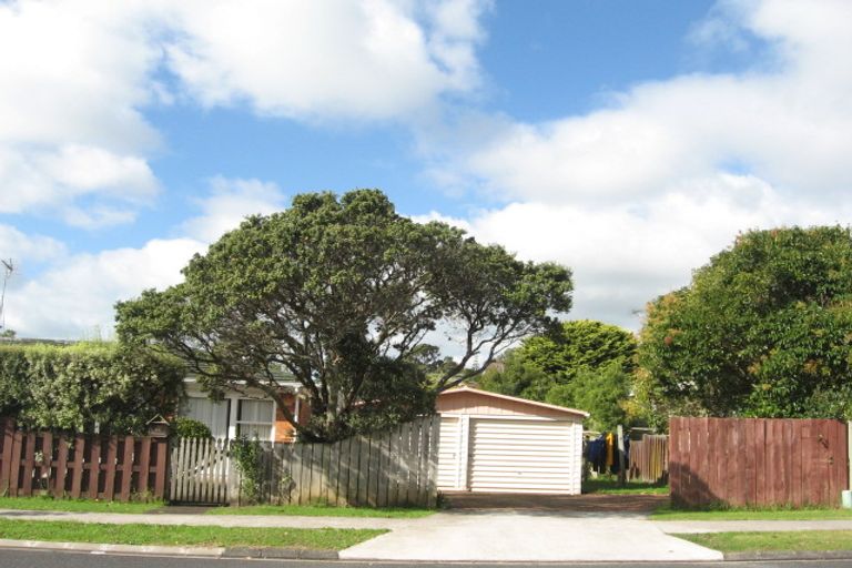 Photo of property in 44 Beechdale Crescent, Pakuranga Heights, Auckland, 2010