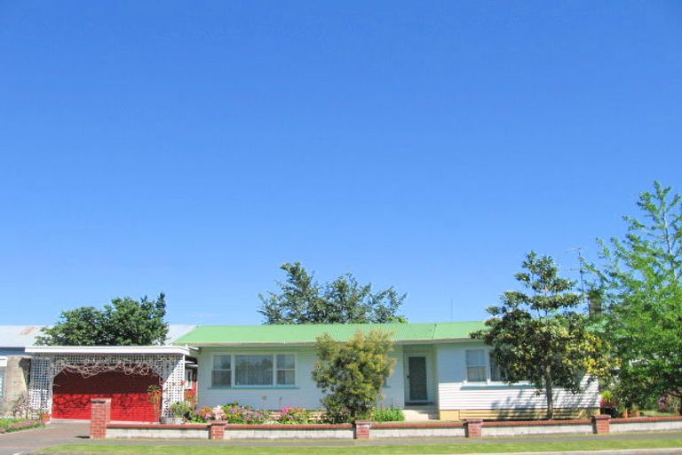 Photo of property in 2 Ward Street, Riverdale, Gisborne, 4010