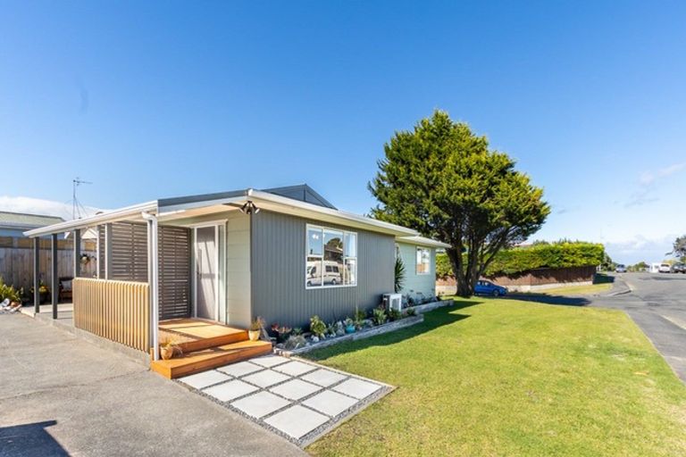 Photo of property in 2 Robert Mckeen Street, Otaki Beach, Otaki, 5512